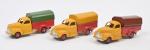 Dinky Toys, Studebaker : 3 camions jaunes,
benne rouge avec trois...