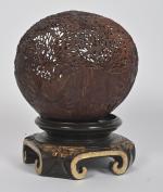 Asie XIXe siècle
Noix de coco sculpté ajouré et repercé d'un...