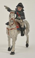 Quiralu, Napoléon à cheval et ses 3 carabiniers
saluant, drapeau (manque...