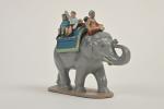 Quiralu, le cirque : l'éléphant avec Houda
Complet avec son cornac...