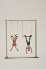 Quiralu, le cirque :
Sébastien et Dolly, deux acrobates. On y...