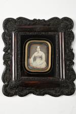 Daguerréotype 1/6 de plaque
Portrait de femme assise, c. 1855
Taches et...