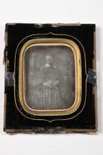 Daguerréotype 1/6 de plaque
Portrait de fille dans un intérieur, c....
