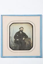 Daguerréotype 1/4 de plaque
Portrait d'homme, c. 1850
Quelques rayures.
12 x 9...