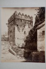 Espagne
Album de 49 photographies, c. 1885-90
Principalement vues et monuments, Séville,...
