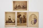 Japon
4 cartes album, c. 1880
Musiciennes, Bonze, jeunes japonaises...
Tirages albuminés et...