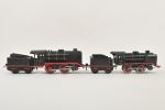 Märklin écart. O, deux locomotives mécaniques 020
noires à filets rouges...