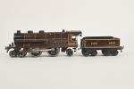 Hornby,locomotive type 221 ref. 31801
 mécanique brune à filets dorés...