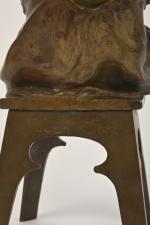 Juan CLARA AYATS (1875-1958)
Fillette enfilant son soulier
Épreuve en bronze à...