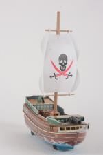 Japon, Modern toys : Bateau pirate, 
Battery Toy en tôle...