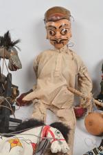 Trois marionnettes à fils, Asie :
Sri Lanka, rare marionnette (H....