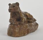 Anoine Louis BARYE (1795-1875)
Lionne couchée
Epreuve en bronze à patine brun...