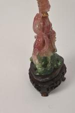 CHINE - XXe siècle
Tabatière en quartz figurant Guanyin. (petites usures...