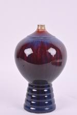 CHINE - Moderne
Vase boule à petit col sur un haut...