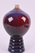 CHINE - Moderne
Vase boule à petit col sur un haut...