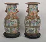 Canton XIXe
Paire de vases de forme balustre en porcelaine à...