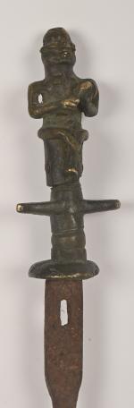 OGBONI, Nigéria.
Bronze et fer.
Sceptre de cérémonie de membre de l'importante...