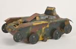 Joustra, tank mécanique à chenilles
en tôle peinte avec conducteur, immatriculé...