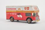 Joustra, Express Europe, car mécanique 
(fonctionne) en tôle lithographiée rouge,...