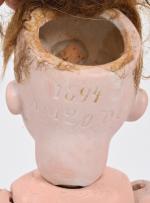 Poupée à tête porcelaine
Armand Marseille moule 1894, taille 2/0, bouche...
