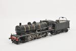 Modélisme contemporain, locomotive 141 TC SNCF
noire, électrique deux rails, avec...