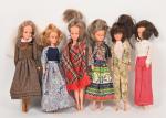 Bella, Tressy, circa 1970-80
Sept poupées mannequin en vêtements d'origine dont...