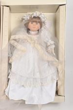 Corolle, collection Catherine Réfabert
La mariée, 1992, poupée en plastique et...
