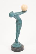 Max LE VERRIER (1891-1973)
Danseuse au ballon d'onyx
Statuette en régule à...