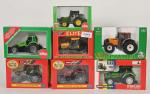 Country Collection, Britains, Siku :
7 tracteurs échelle 1/32ème, en boîte...