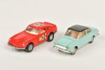 Deux voitures 1/43e : CORGI TOYS Datsun 240 Z, rouge...