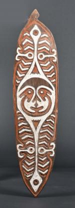 GOLFE de Papouasie-Nouvelle-Guinée.
Bois ciselé, pigments naturels.
Planche votive  « Gope...