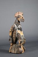 IATMUL, Papouasie
Bois, pigments.
Figure zoomorphe initiatique associant le crocodile, l'aigle pêcheur...