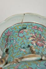 CHINE - Vers 1900
Vase de forme balustre en porcelaine émaillée...