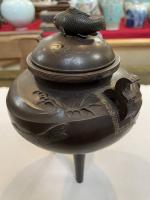 JAPON - Epoque MEIJI (1868 - 1912)
Brûle parfum tripode en...
