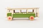 C.I.J ?, autobus en bois 
"Madeleine-Bastille" vert et blanc, (une...