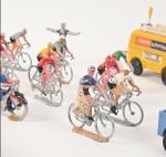 Victor Salsa (principalement), Tour de France
six véhicules de la caravane,...