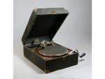 Gramophone, LA VOIX DE SON MAITRE 4047, de 1936, designer...