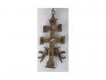 Croix reliquaire pendentif