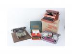 Quatre machines à écrire,