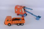 Joustra, camion Berliet Auto-Service
orange, (incomplet) et pelleteuse.