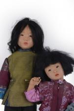 Héloïse, "Les deux soeurs"
deux poupées type asiatique en résine, 38...