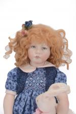 Catherine Deve, "Elise" poupée en porcelaine
numérotée 12/16, yeux peints, habits,...