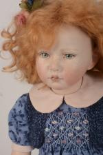 Catherine Deve, "Elise" poupée en porcelaine
numérotée 12/16, yeux peints, habits,...