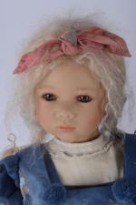 Annette Himstedt, création fin XXème
Grande poupée en résine, jambes raides,...
