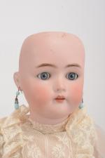 Belle poupée allemande
tête porcelaine marquée en creux "Simon et Halbig...