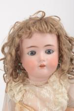 Belle poupée allemande
tête porcelaine marquée en creux "Simon et Halbig...