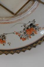 Kutani Japon fin XIXe siècle 
Plat creux circulaire en porcelaine...