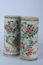 Japon début XXe siècle
Paire de vases rouleau en céramique émaillée...