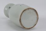 Chine vers 1900.
Vase balustre à deux anses en porcelaine à...