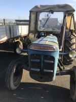 Tracteur agricole Fordson vendu en l'état sans réclamation, sans carte...